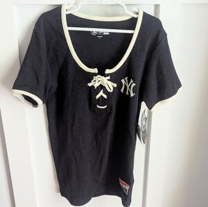 NWT New Era Women's New York Yankees Navy and Cream Lace-Up T-Shirt Size Small